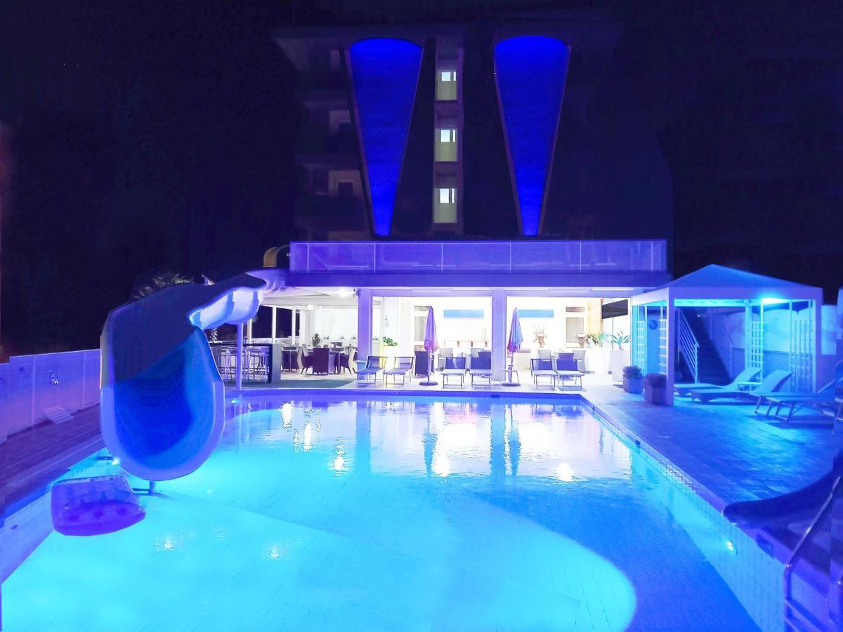 Hotel Alexander Бибионе Екстериор снимка